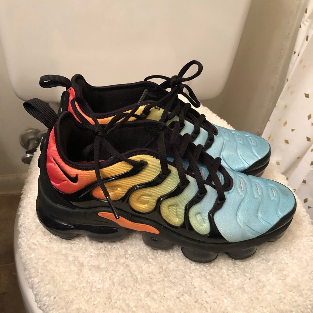 Women’s Sz 7.5 Vapormax